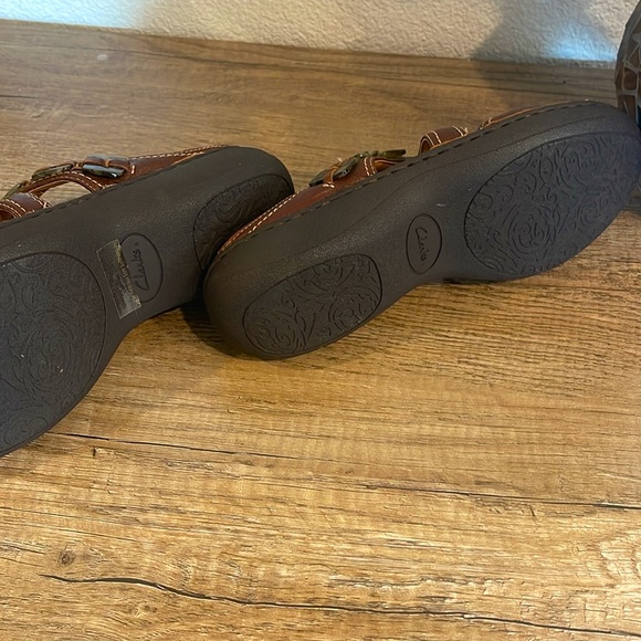 Clarks artisan size 7.5 sandals - Picture 5 of 6